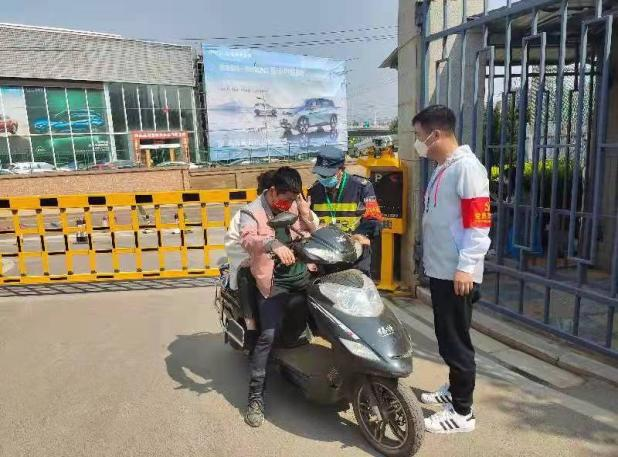 发挥先锋模范作用，守好校园抗疫的第一道安全防线